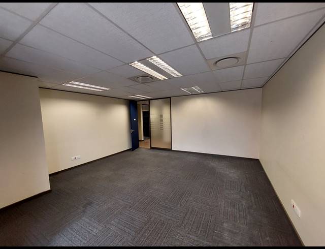 431M² OFFICE TO LET IN BEDFORDVIEW
